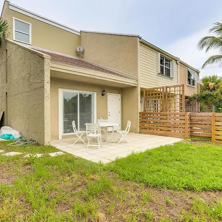Fort Pierce Condo Walk To Beach And State Park!